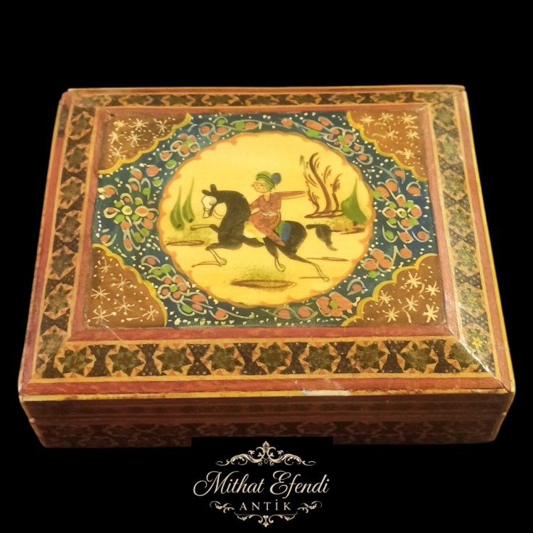 Geleneksel Motifli Ahşap Kutu